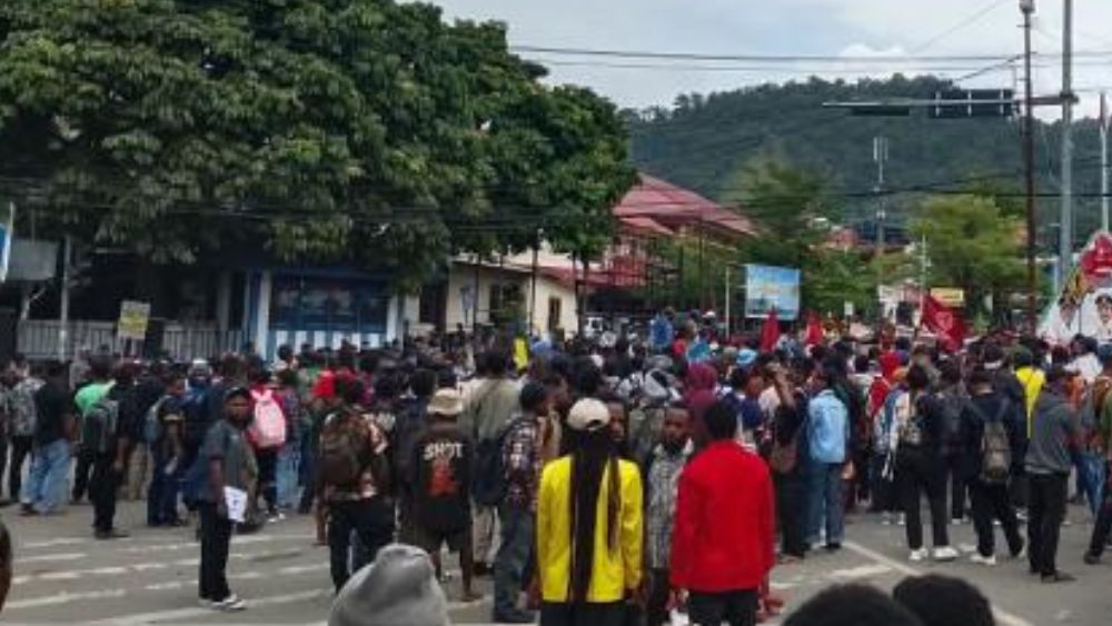 Ratusan Mahasiswa Papua Gelar Aksi Tolak Investasi dan Militerisasi di Tanah Papua