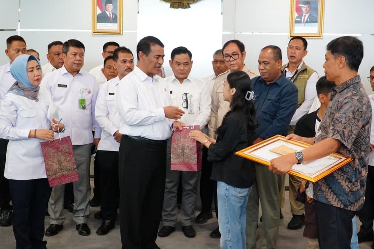 Mentan Amran Beri Bantuan Pendidikan dan Pekerjaan untuk Keluarga Pegawai yang Gugur di Papua