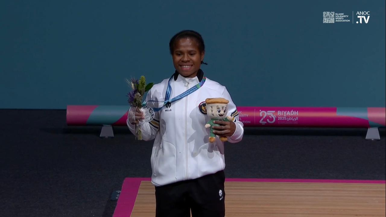 Lifter Papua Basilia Bamerop Ninggan Raih Tiga Perak di Islamic Solidarity Games 2025