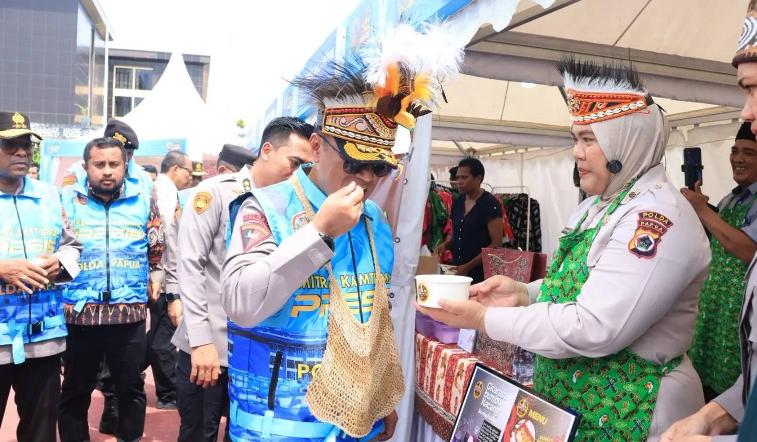 Wakapolri Tinjau UMKM, Baksos, dan Layanan Kesehatan Usai Apel Mitra Kamtibmas di Papua