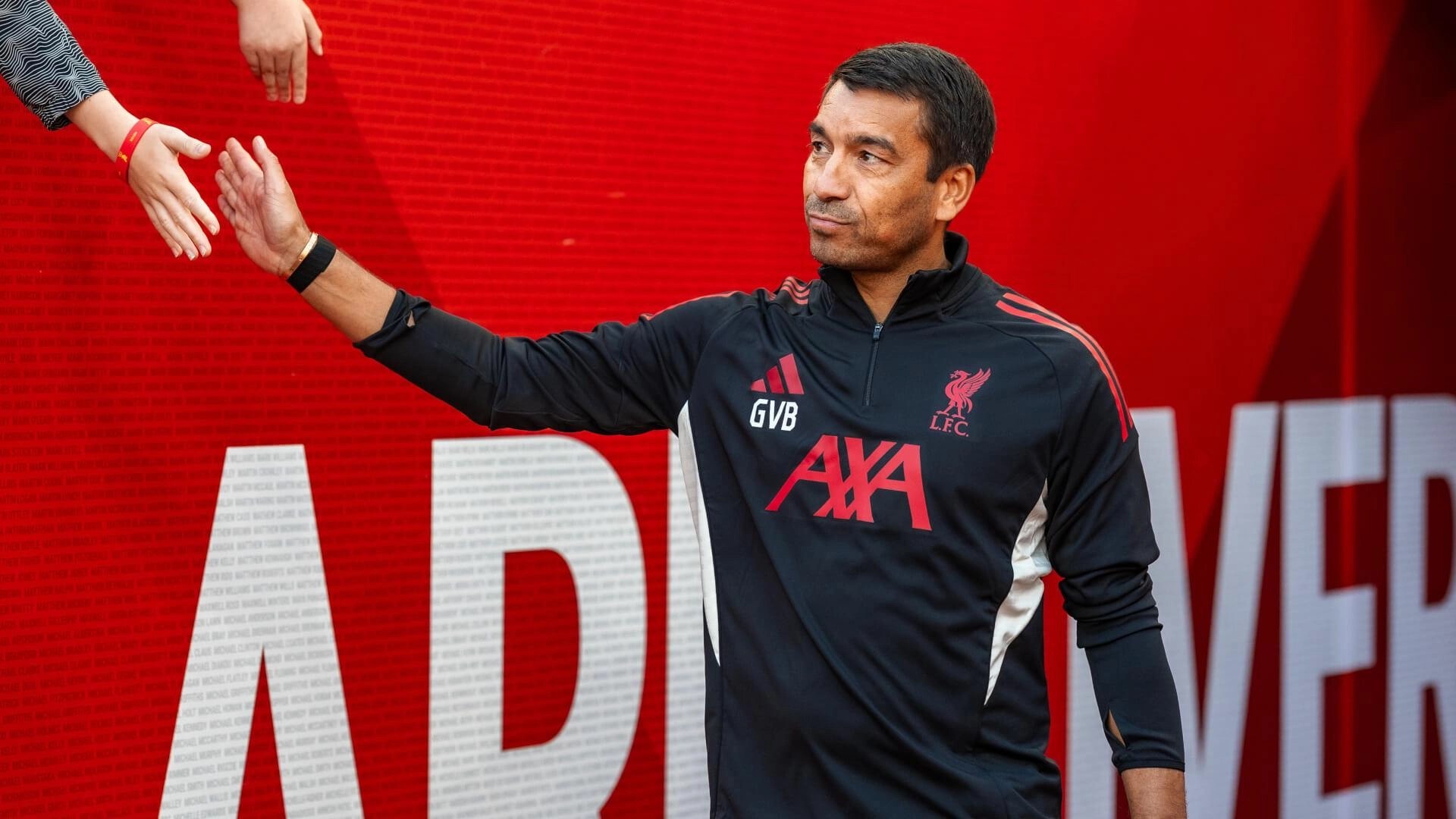 Heboh! Giovanni van Bronckhorst Dikabarkan Siap Tinggalkan Anfield demi Timnas