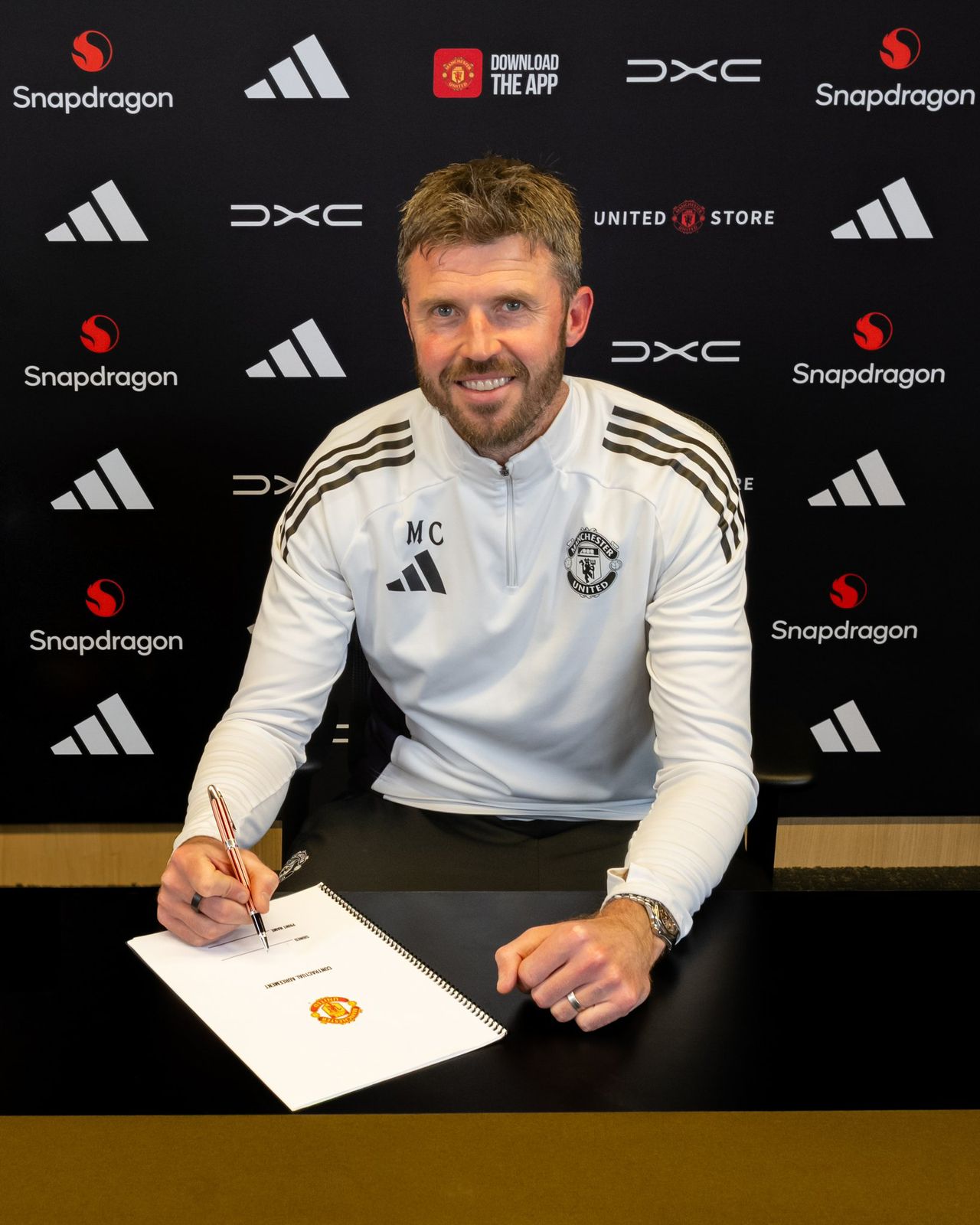 Carrick Resmi Nahkodai Manchester United Secara Permanen hingga 2028