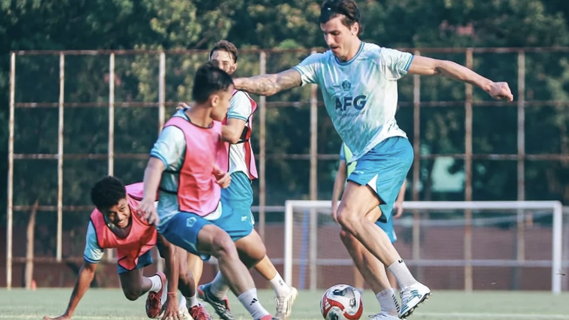 Persik Kediri Siapkan Duet Sergio Castel-Jose Enrique di Lini Depan