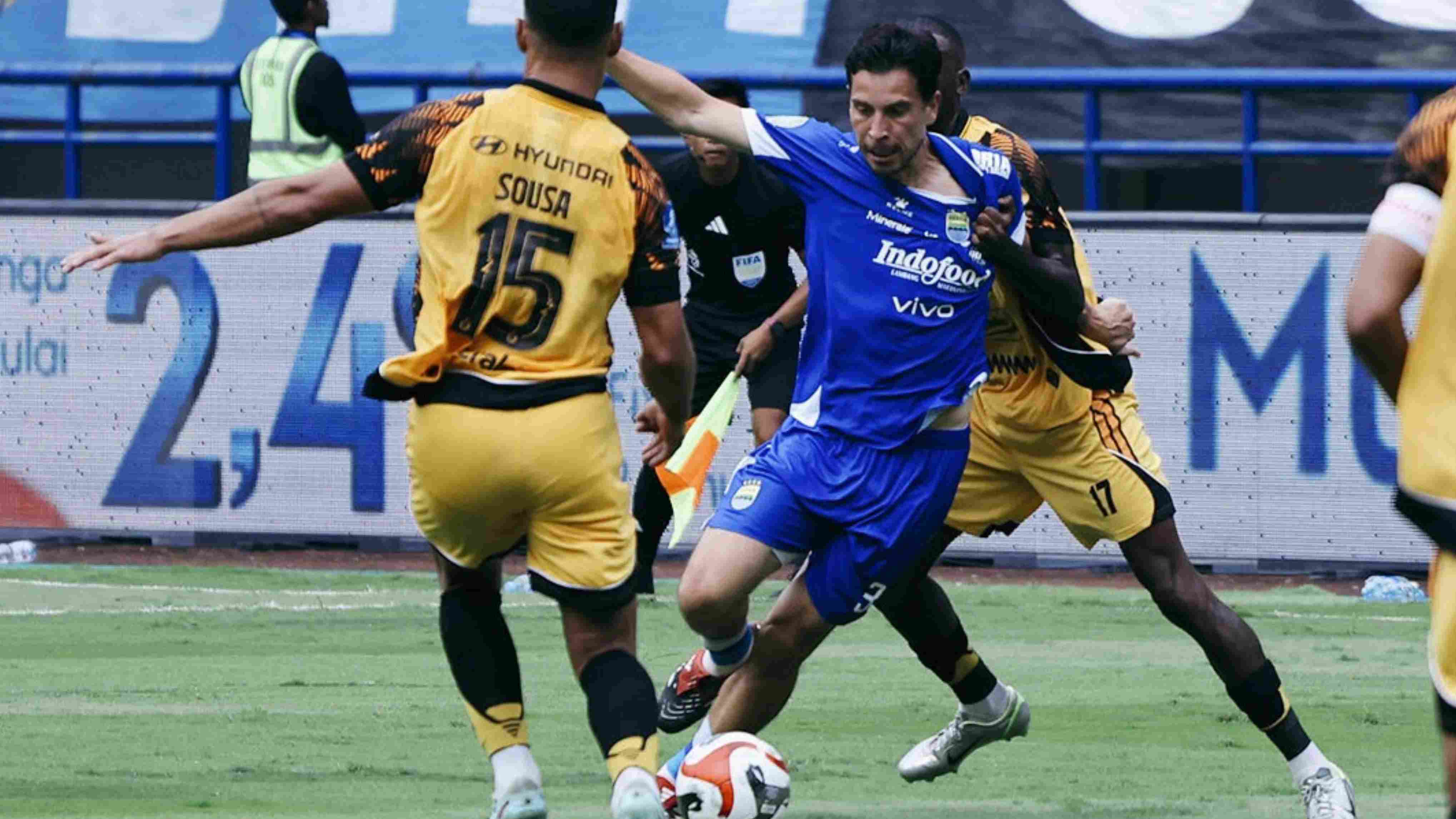 Thom Haye Ungkap Keluarganya Dapat Ancaman Usai Persib Kalahkan Persija