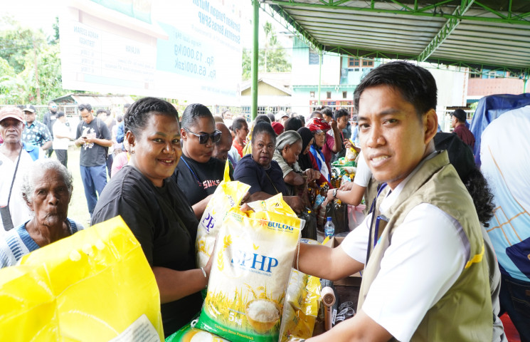 Pemprov Papua Gelar Gerakan Pangan Murah Serentak, 25 Ton Beras Tersalurkan