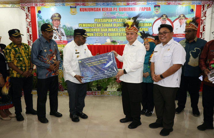 Dorong PSU dan Layanan Publik, Papua Distribusikan 44 Unit Starlink ke Waropen