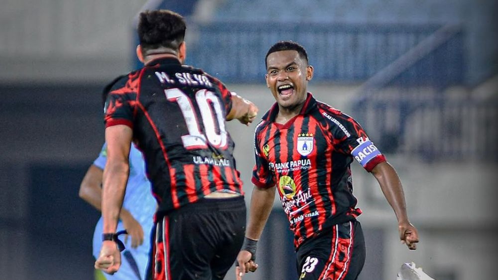 Persipura Jayapura Comeback Dramatis di Lamongan, Lampu Mati Tak Ganggu Fokus Mutiara Hitam