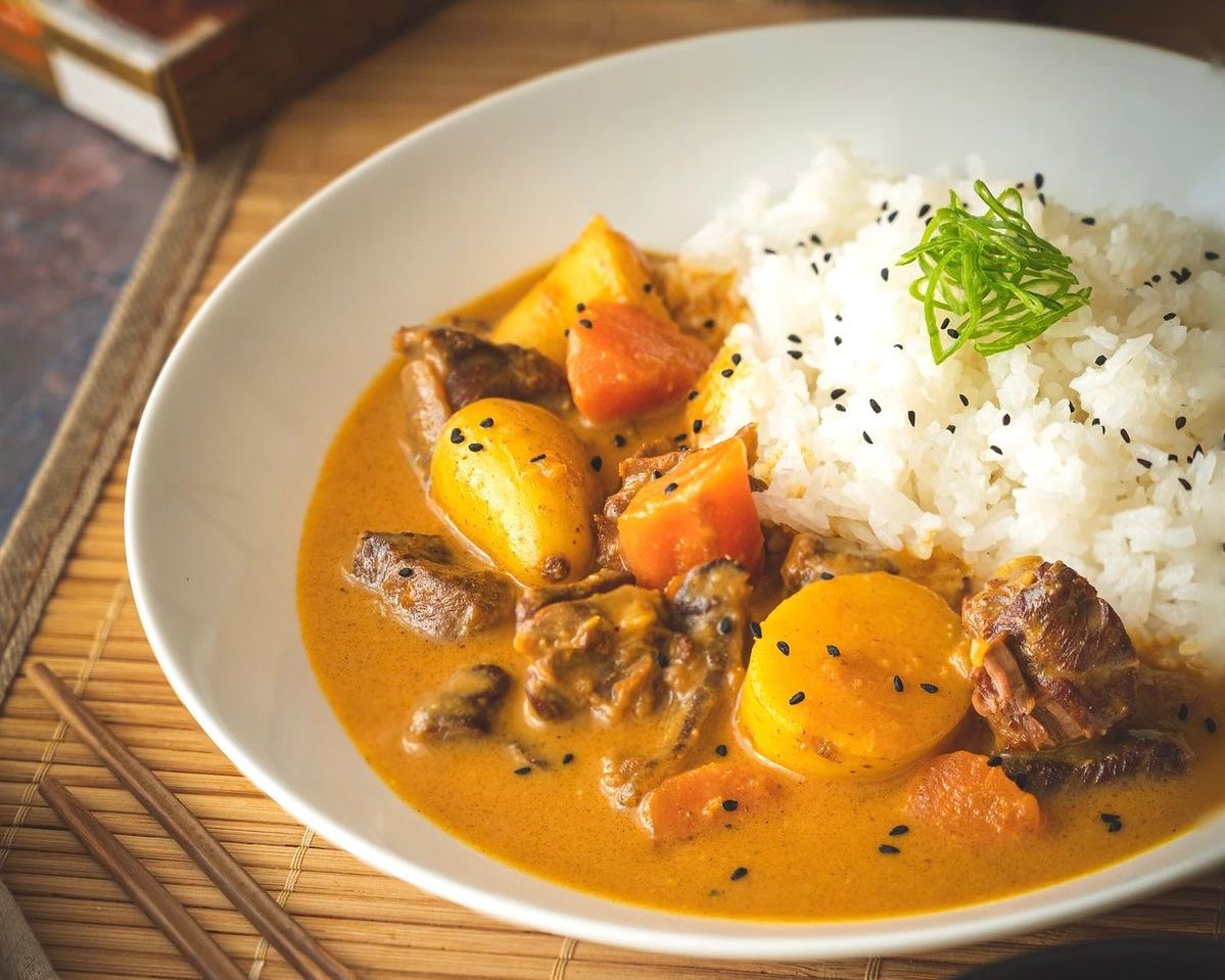 Bosan Sate dan Rendang? Coba Japanese Beef Curry untuk Olahan Daging Kurban Iduladha