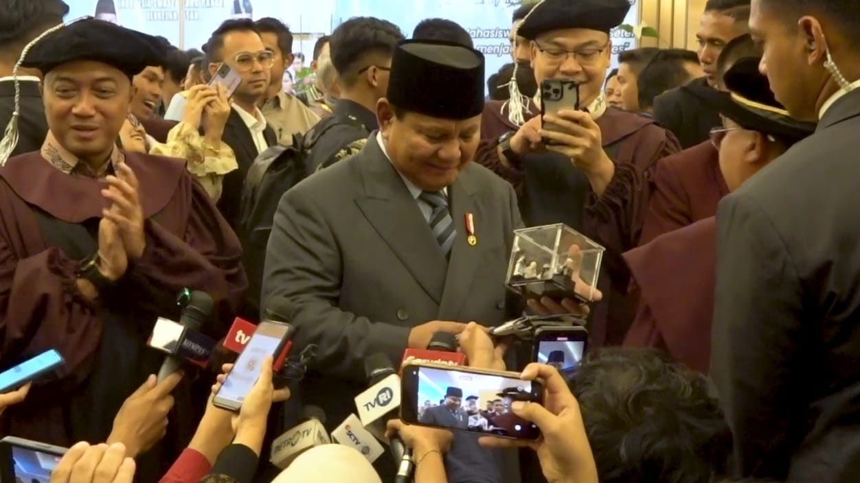 Presiden Prabowo Dapat Kado Lego Custom dari Jurnalis, Terinspirasi dari Momen di Rusia