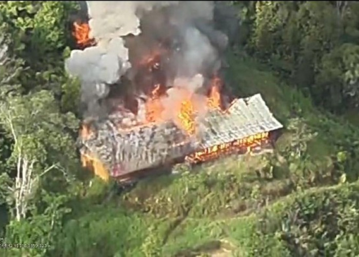 KKB Bakar Lagi Gedung SMP Negeri Kiwirok di Pegunungan Bintang Papua