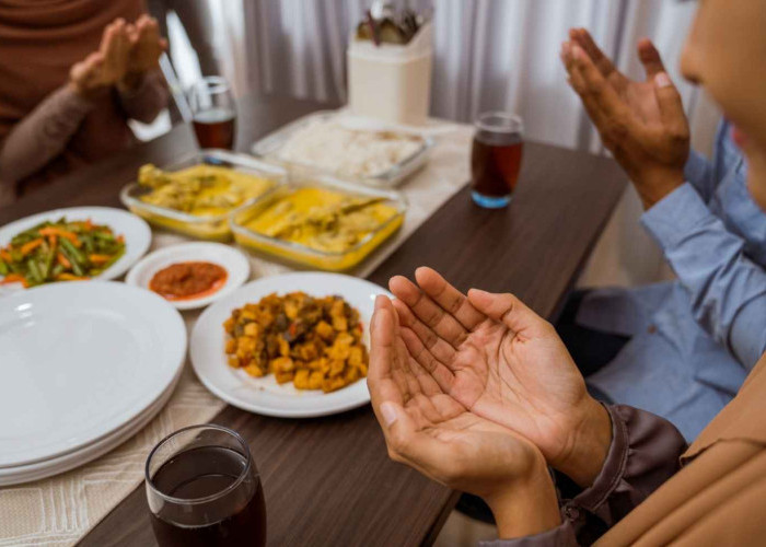 Tak Sekadar Lapar dan Dahaga, Ini Hal yang Membatalkan Puasa