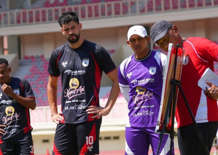 Persipura vs Persiba: Laga Spesial Rahmad Darmawan Hadapi Mantan Anak Asuhnya