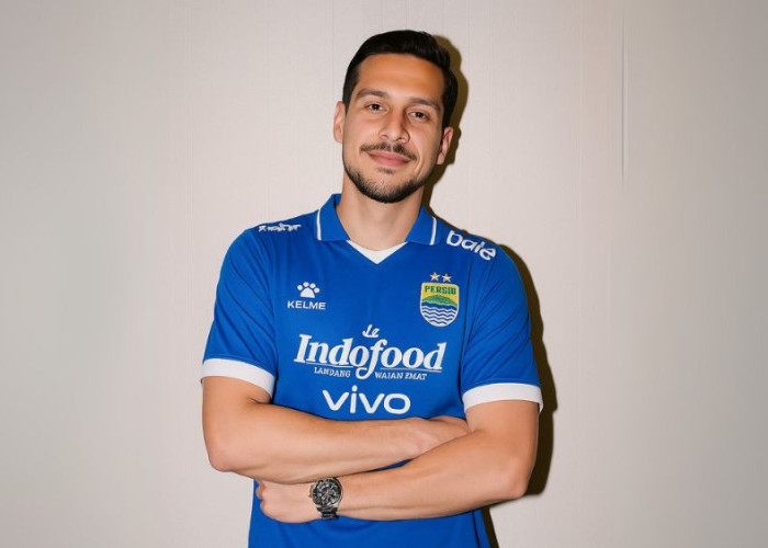 Thom Haye Resmi Gabung PERSIB, Siap Perkuat Lini Tengah Maung Bandung