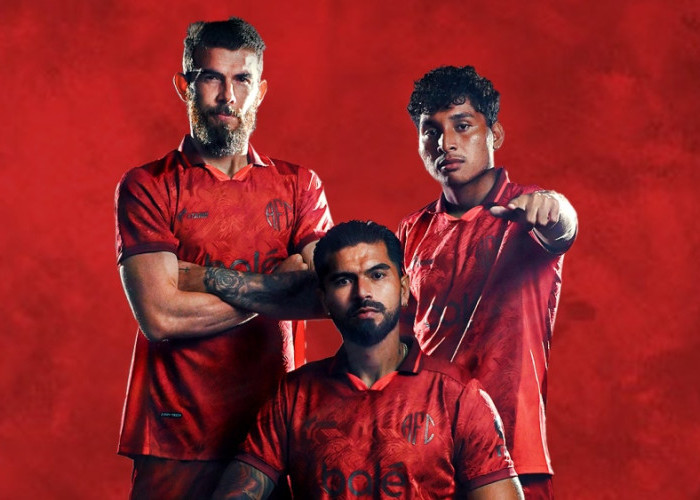 Arema FC Resmi Luncurkan Jersey Ketiga Bernuansa Futuristik, Siap Dipakai di Kanjuruhan