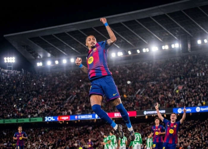 Raphinha Bersinar, Barcelona Tumbangkan Real Betis di Camp Nou