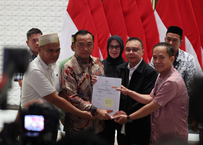 Prabowo Beri Rehabilitasi untuk Dua Guru Luwu Utara, Hak dan Martabat Dipulihkan