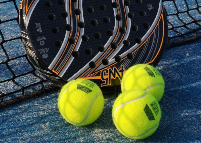 Perbedaan Bola Padel dan Bola Tenis: Bukan Sekadar Bentuk dan Warna