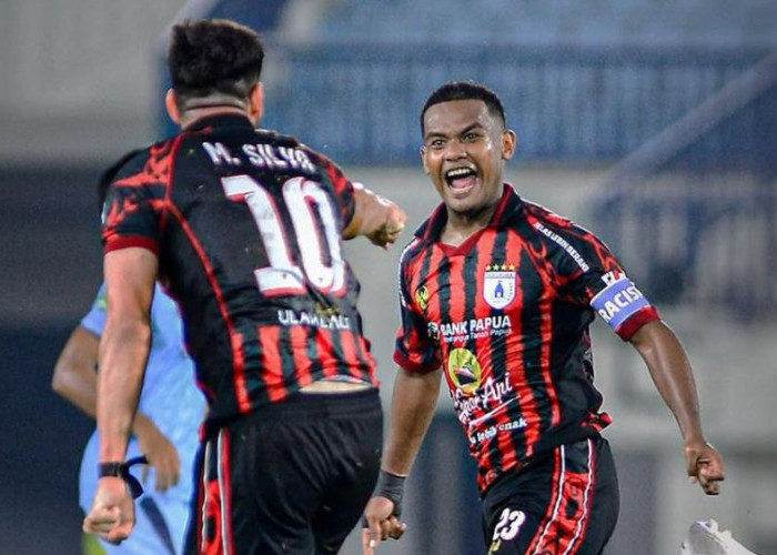 Persipura Jayapura Comeback Dramatis di Lamongan, Lampu Mati Tak Ganggu Fokus Mutiara Hitam