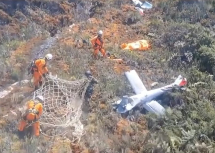 Helikopter PT Intan Angkasa Jatuh di Mimika, 4 Penumpang Ditemukan Tewas
