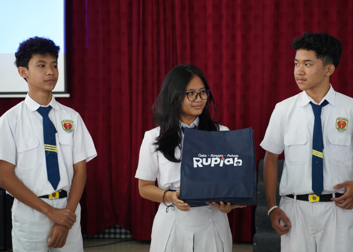 BI Beri Edukasi Ciri Keaslian Uang Rupiah di SMP Charitas Jakarta Selatan: Cinta, Bangga, dan Paham