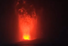Gunung Anak Krakatau Erupsi Menerus Disertai Lava Fountain, Status Tetap Siaga