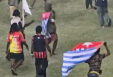 Persipura Gagal Promosi, Suporter Rusuh dan Kibarkan Bendera OPM